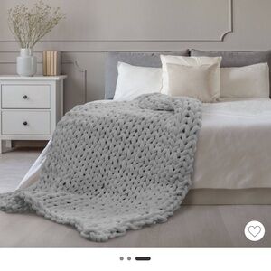 Elegant Chunky Gray Knit Throw Blanket